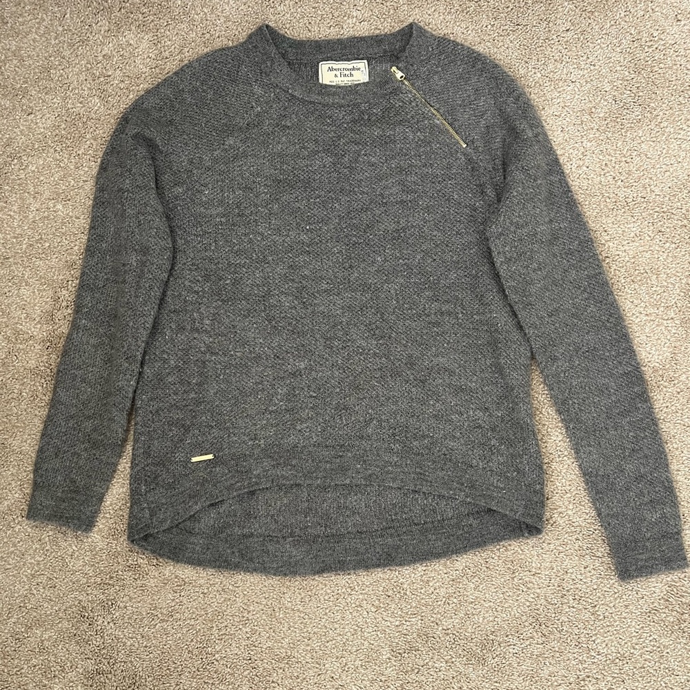 Abercrombie & Fitch Gray Knit Zip Pullover with Gold Accent
